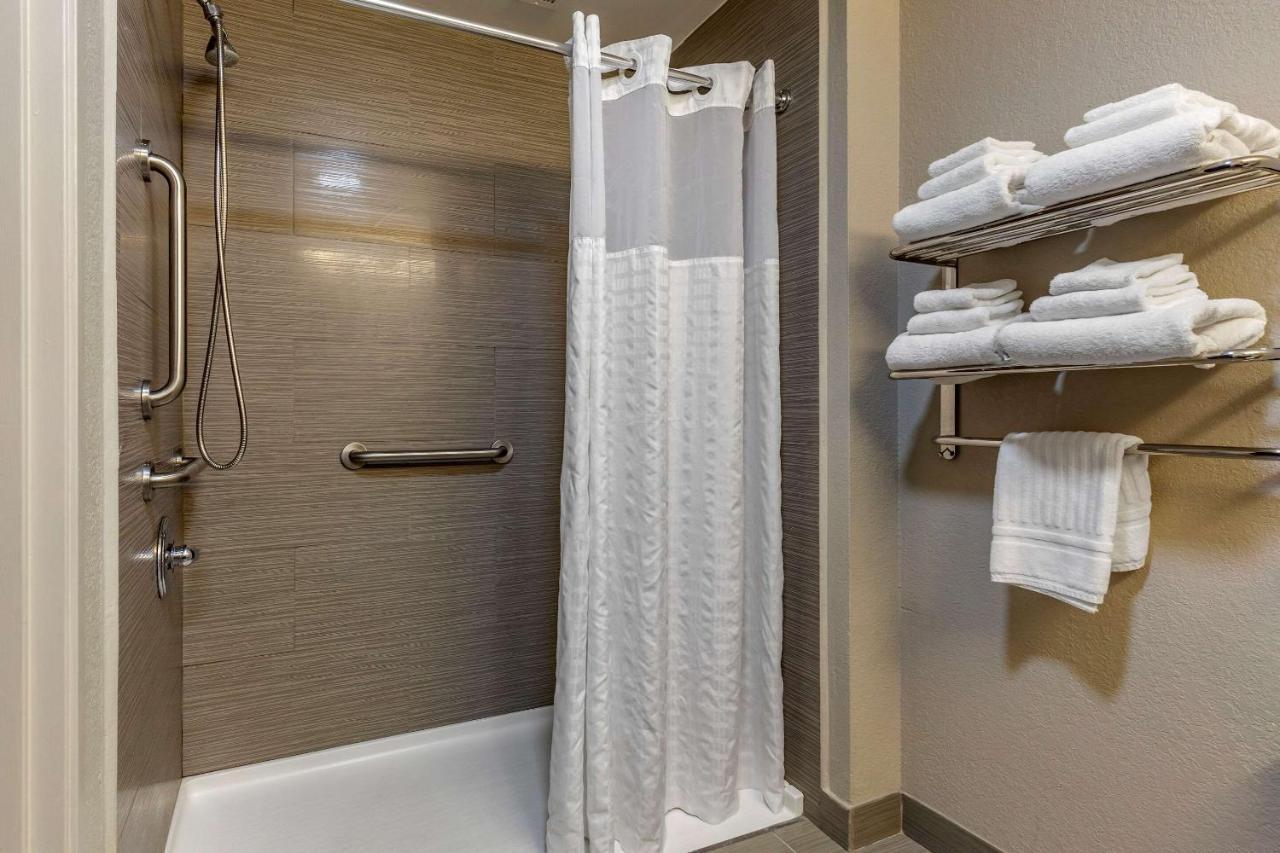 Comfort Suites Pineville - Ballantyne Area Экстерьер фото