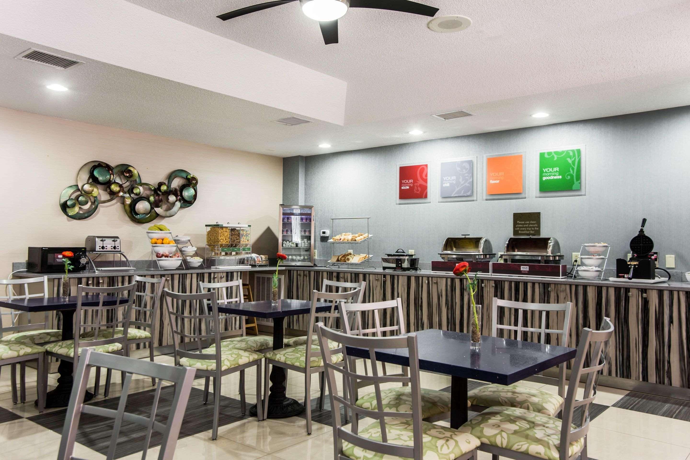 Comfort Suites Pineville - Ballantyne Area Экстерьер фото