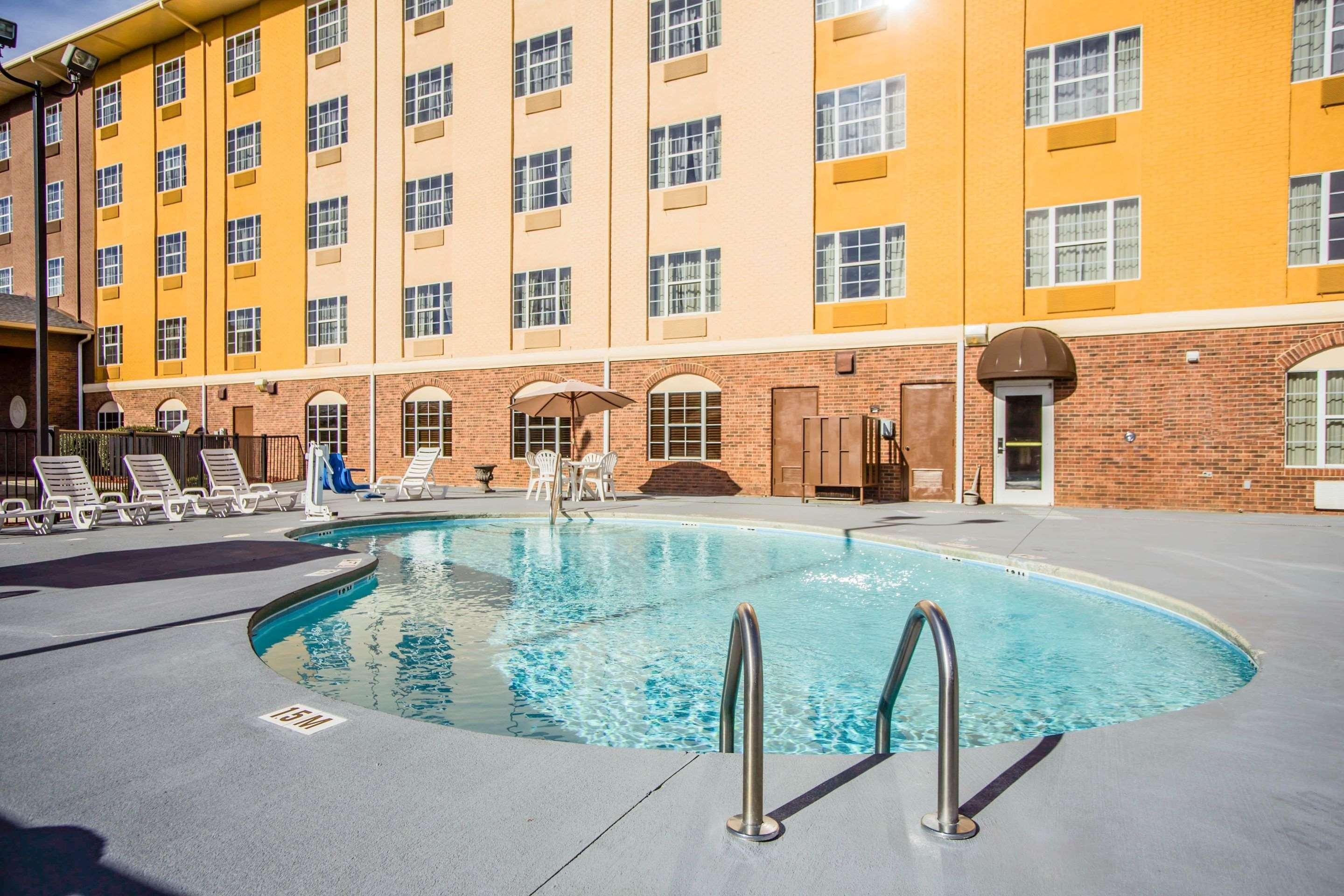 Comfort Suites Pineville - Ballantyne Area Экстерьер фото