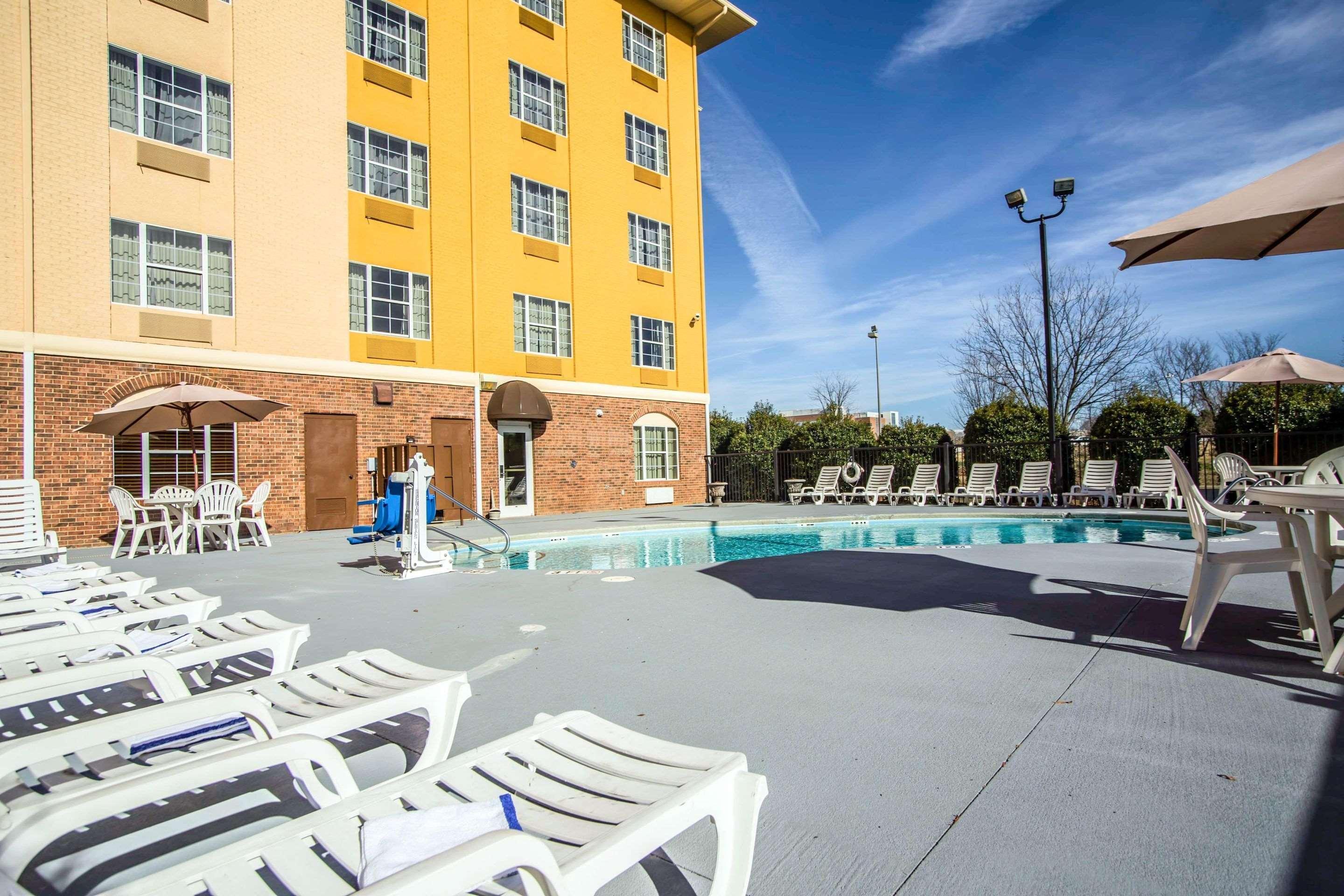 Comfort Suites Pineville - Ballantyne Area Экстерьер фото