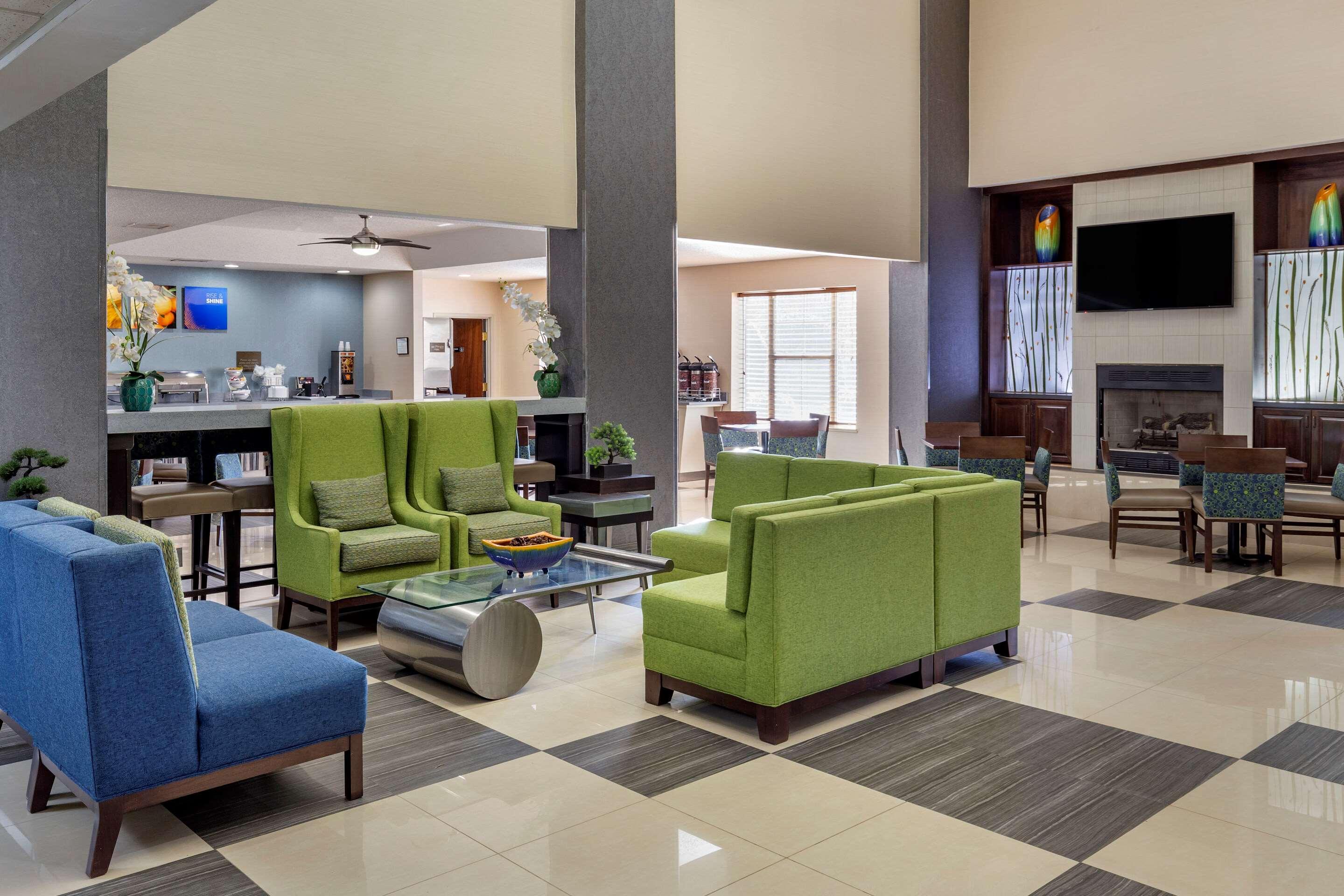 Comfort Suites Pineville - Ballantyne Area Экстерьер фото