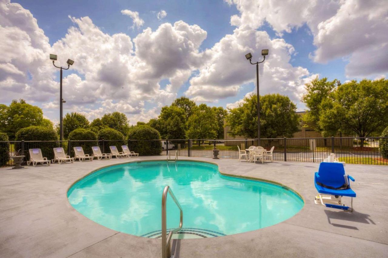 Comfort Suites Pineville - Ballantyne Area Экстерьер фото